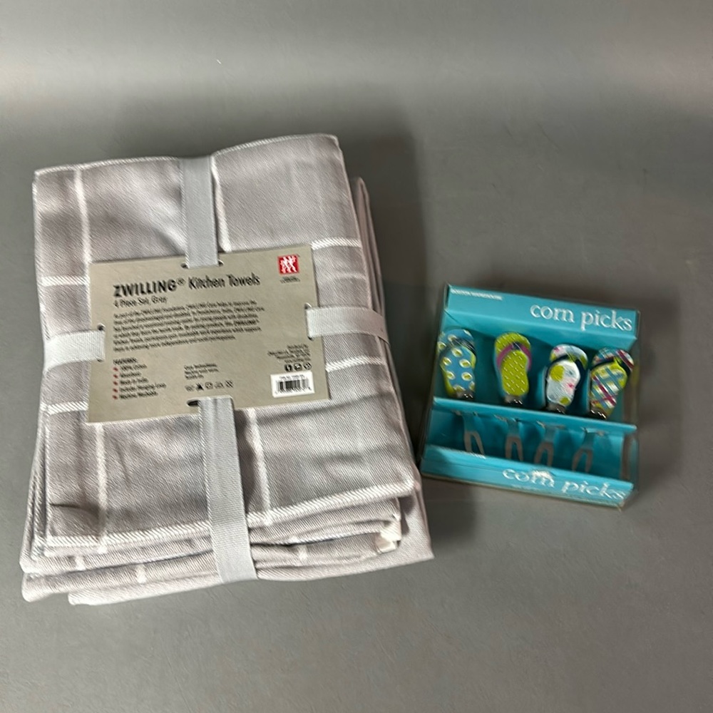 Bundle of Kitchen Towles & Corn Picks NWT